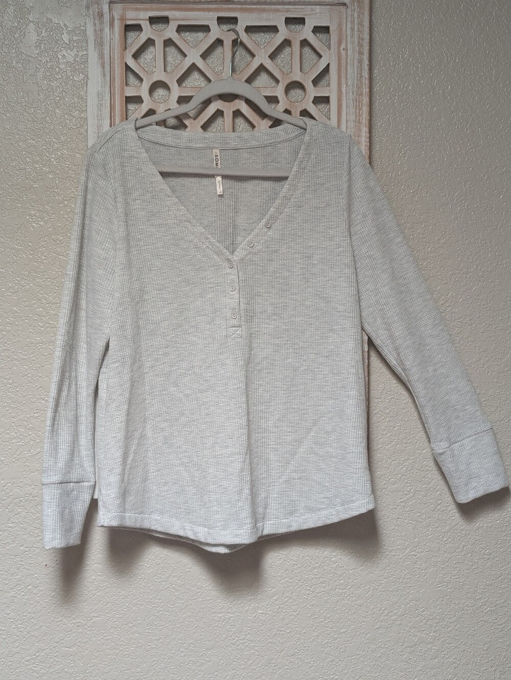 Soma size Large gray V-neck long sleeve waffle knit pullover Henley shirt lounge